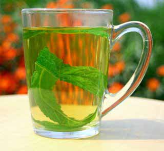 شاي أخضر بالنعناع